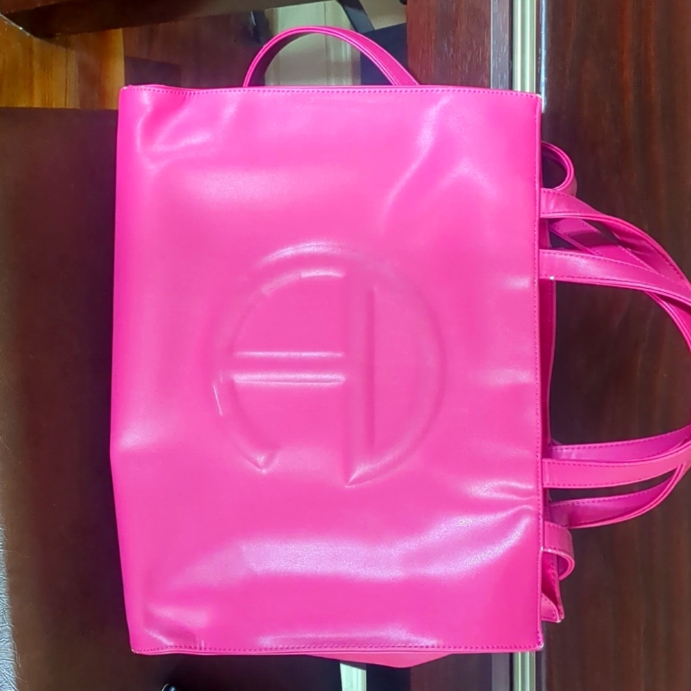 Telfar medium pink